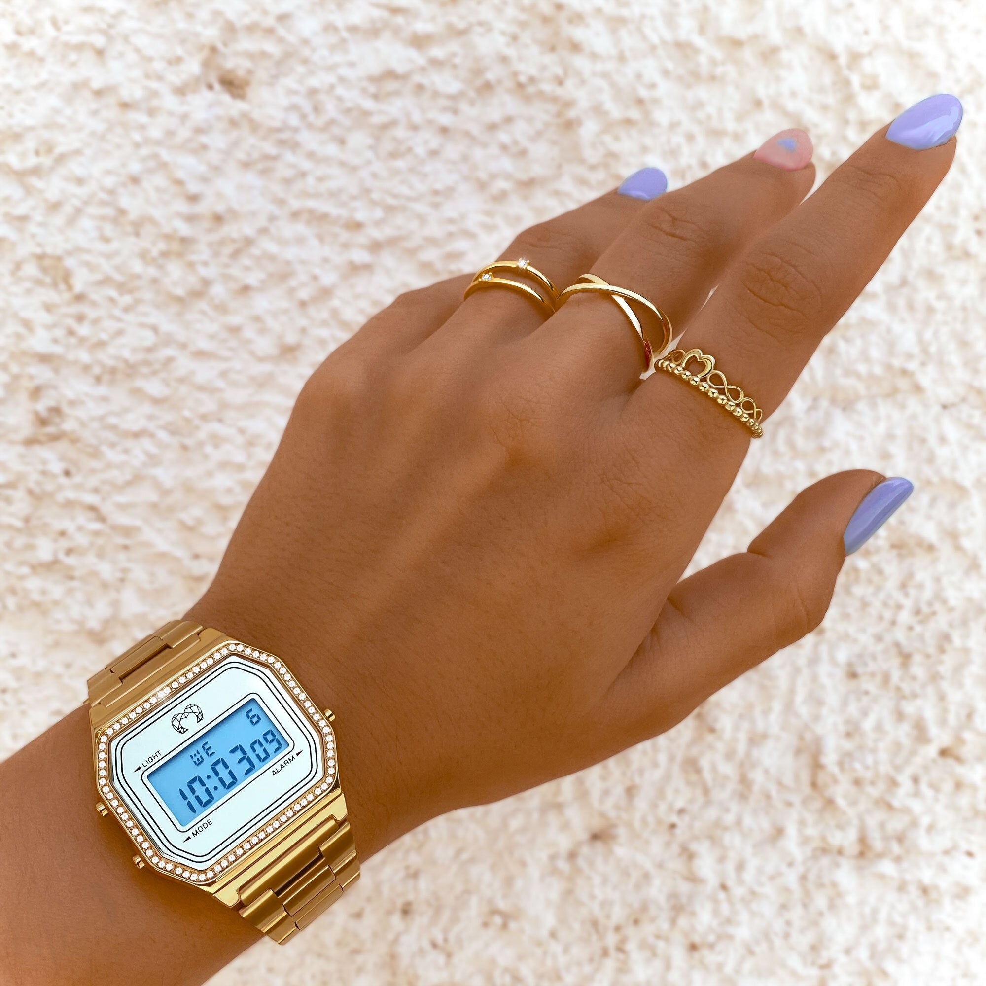 "Vintage-Glanz" Digitale Uhr ~ Gold - Emily Schmuck