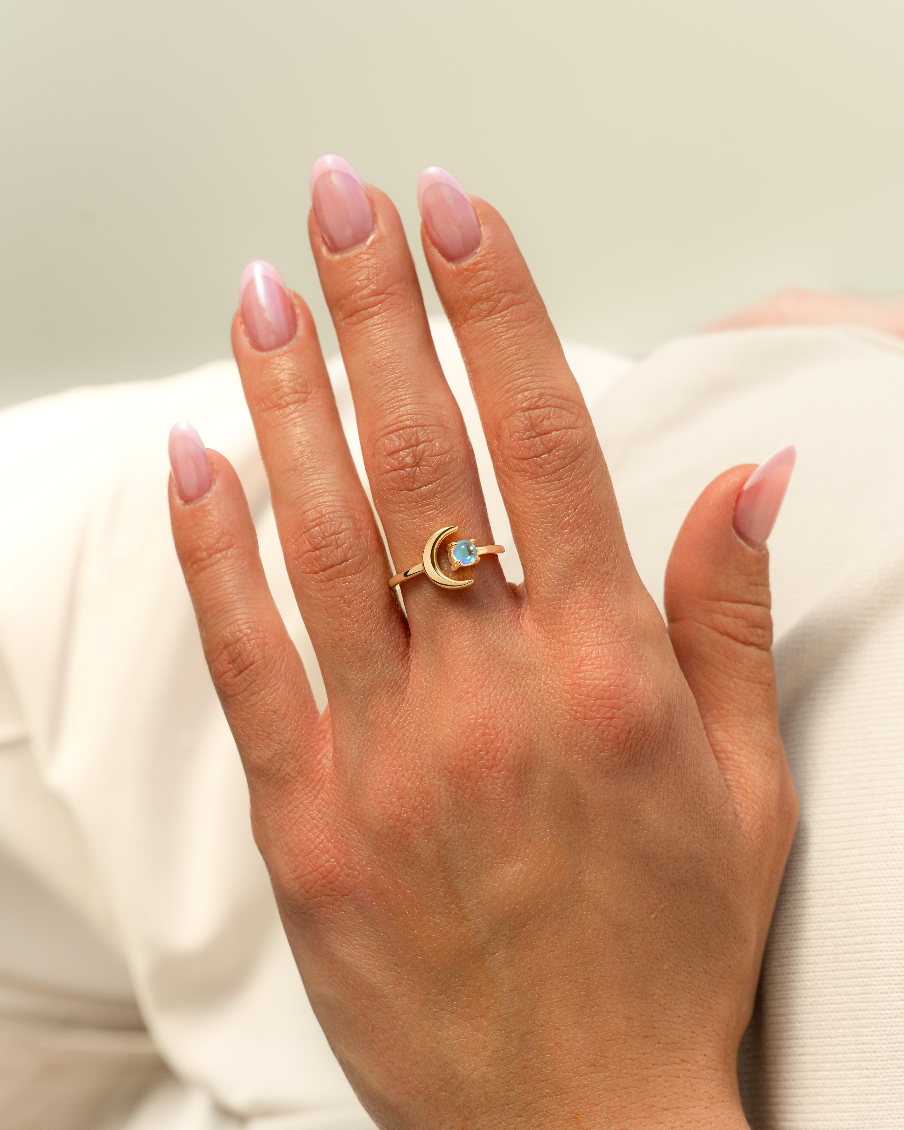 Abnehmender Mond Ring - Emily Schmuck