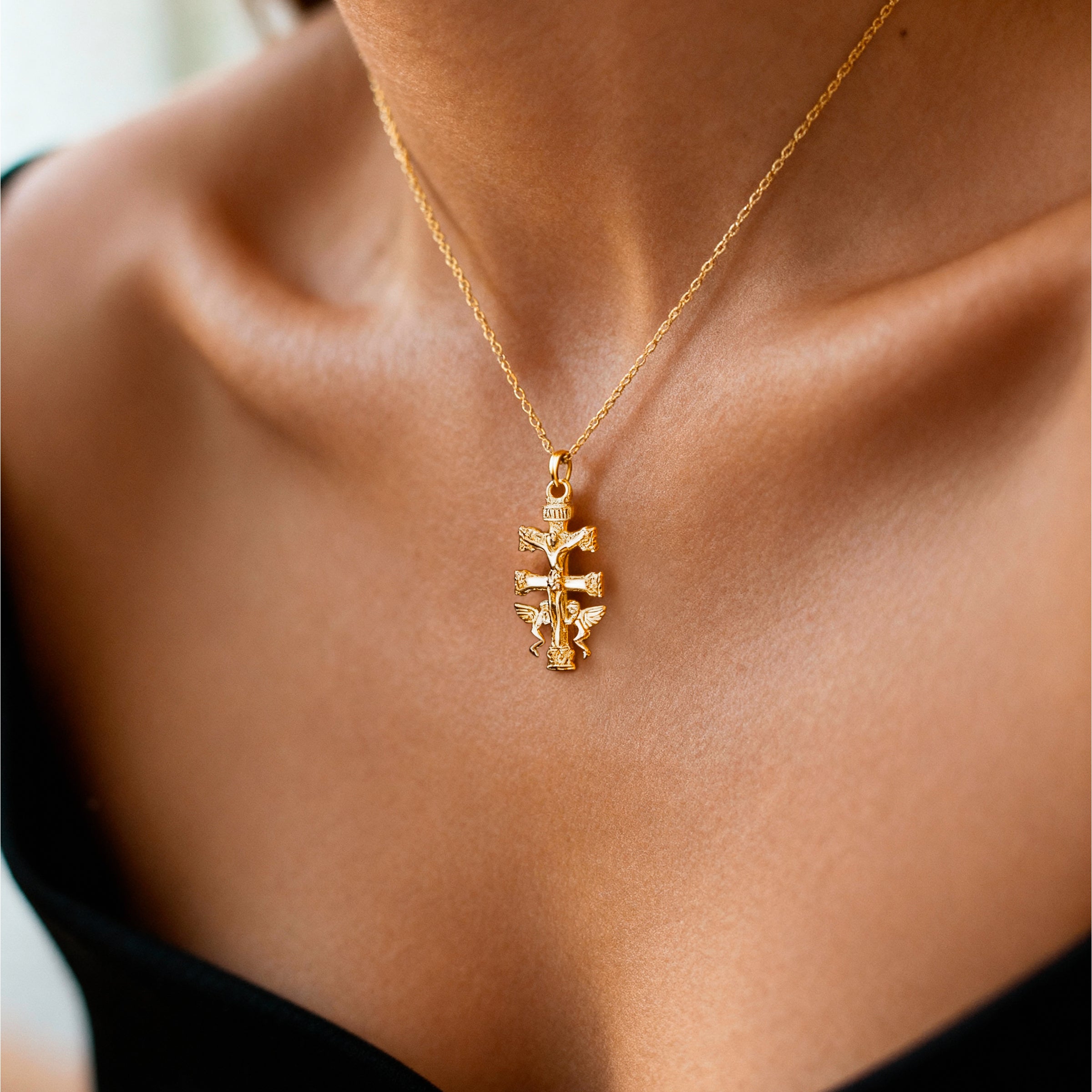 Caravaca Kreuz Halskette - Emily Schmuck